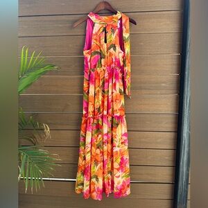 NWOT Nicole Miller Sleeveless Floral Maxi Dress- Size M